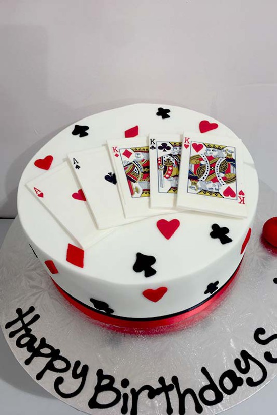 playing-card-casino-cakes